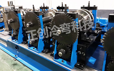 汽車車廂板設(shè)備優(yōu)點